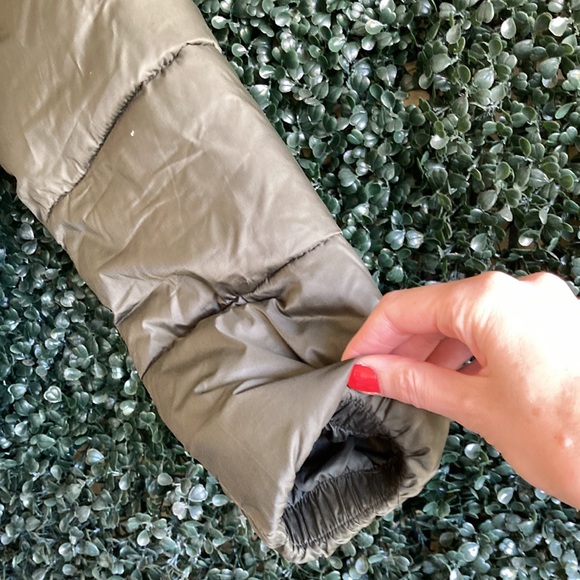 Everlane puffer coat - Picture 4 of 16